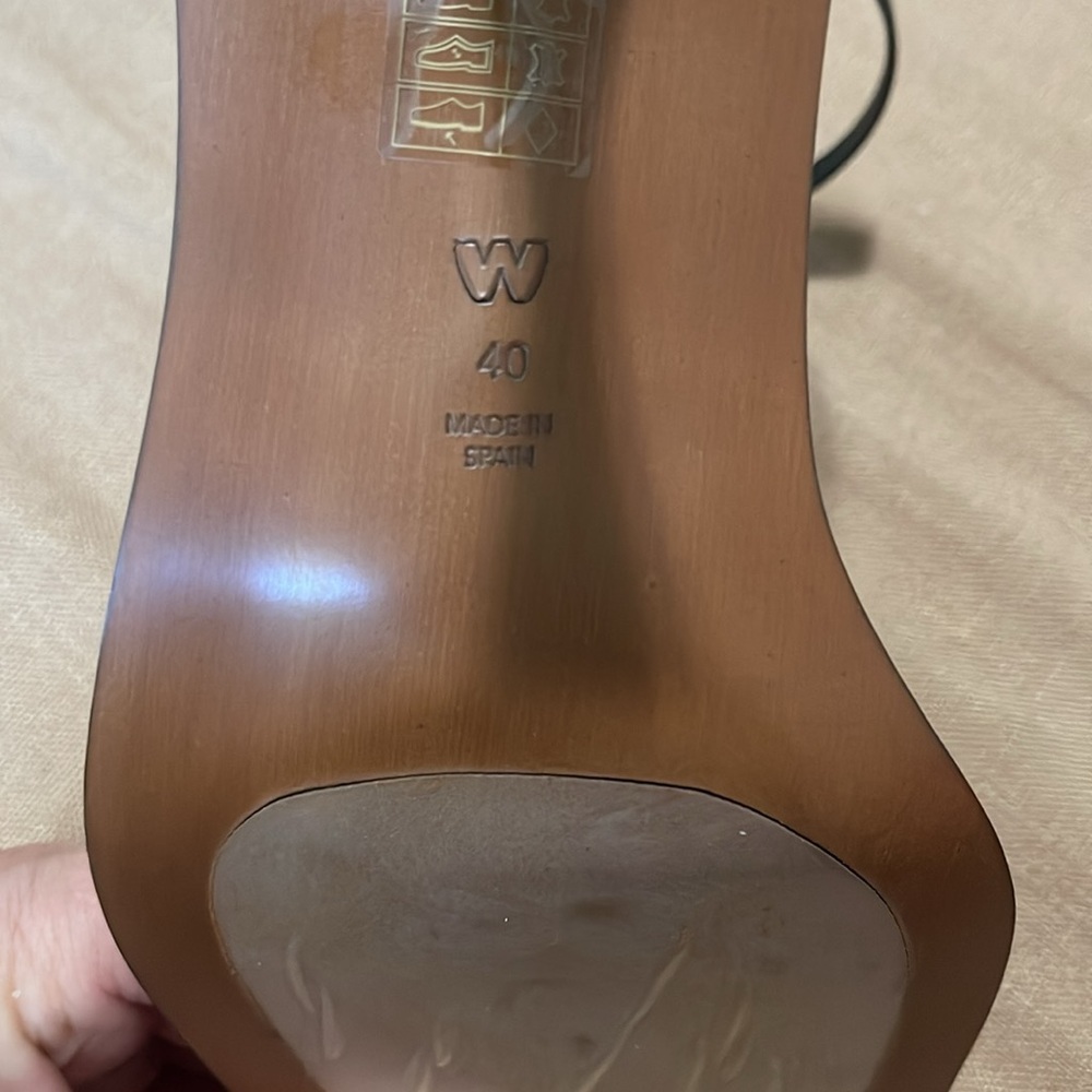 Whitles Ankle strap heeled sandals with open square toe, - Picture 3 of 9